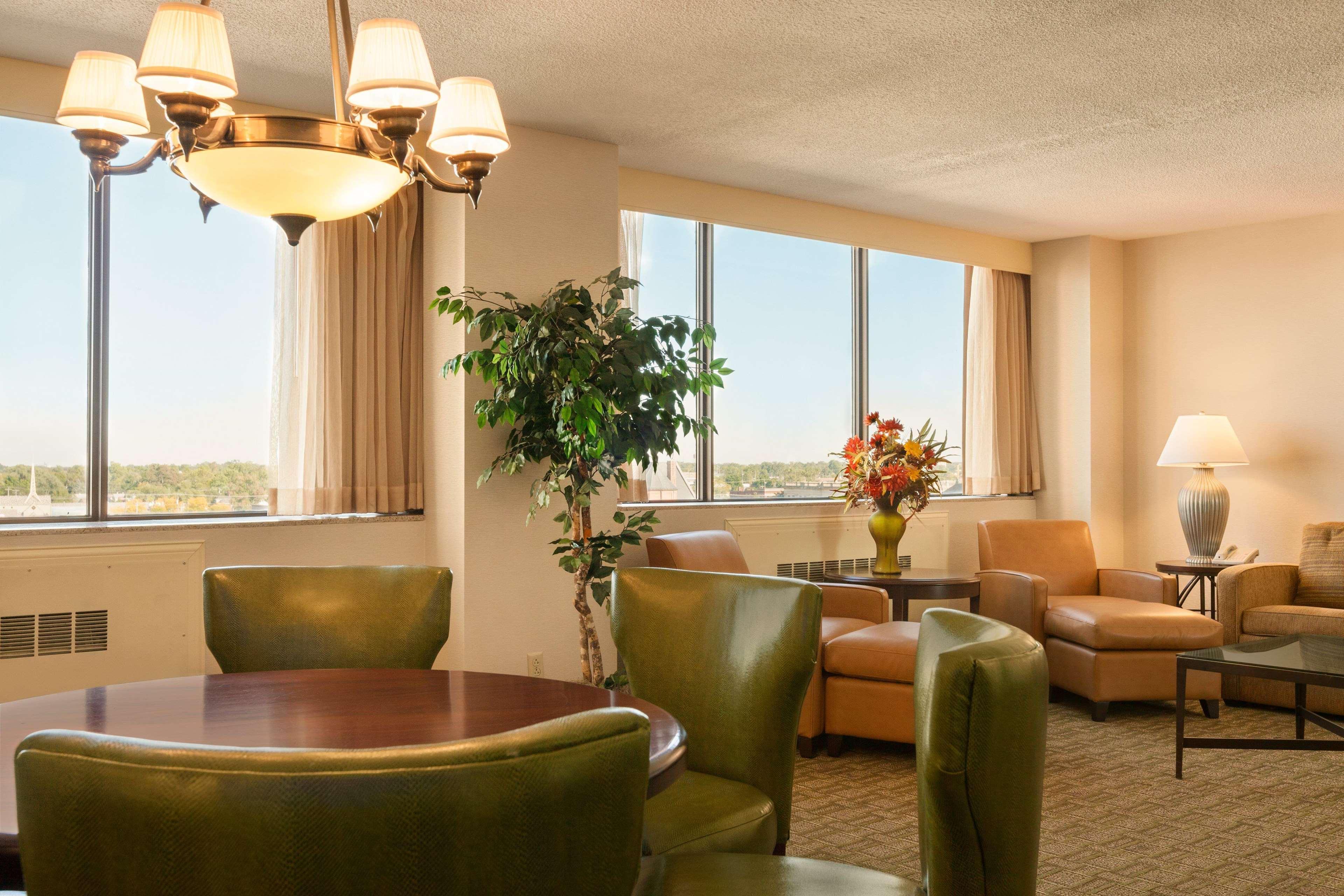 Hilton Fort Wayne At The Grand Wayne Convention Center (Adults Only) Bagian luar foto