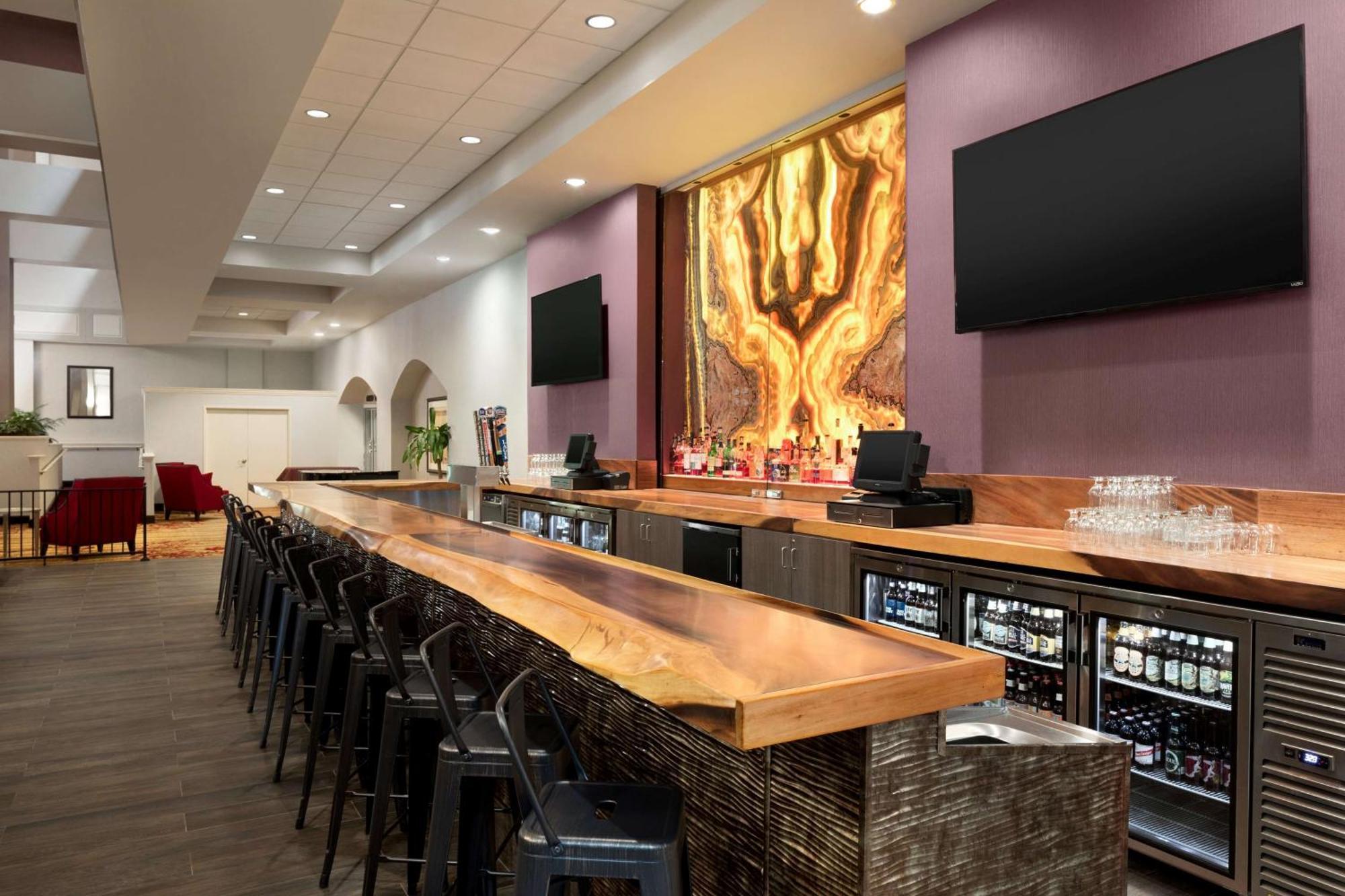 Hilton Fort Wayne At The Grand Wayne Convention Center (Adults Only) Bagian luar foto