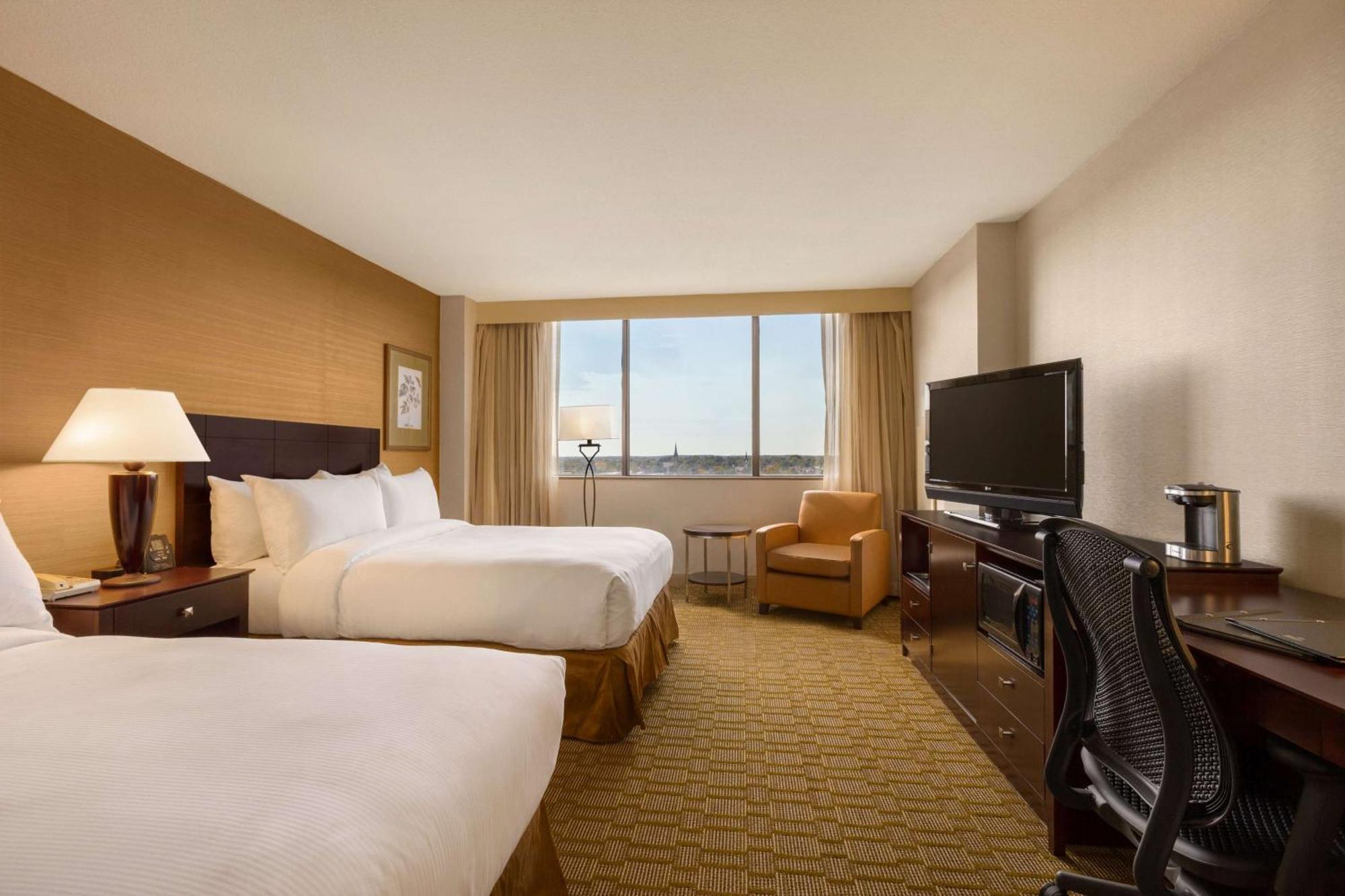 Hilton Fort Wayne At The Grand Wayne Convention Center (Adults Only) Bagian luar foto