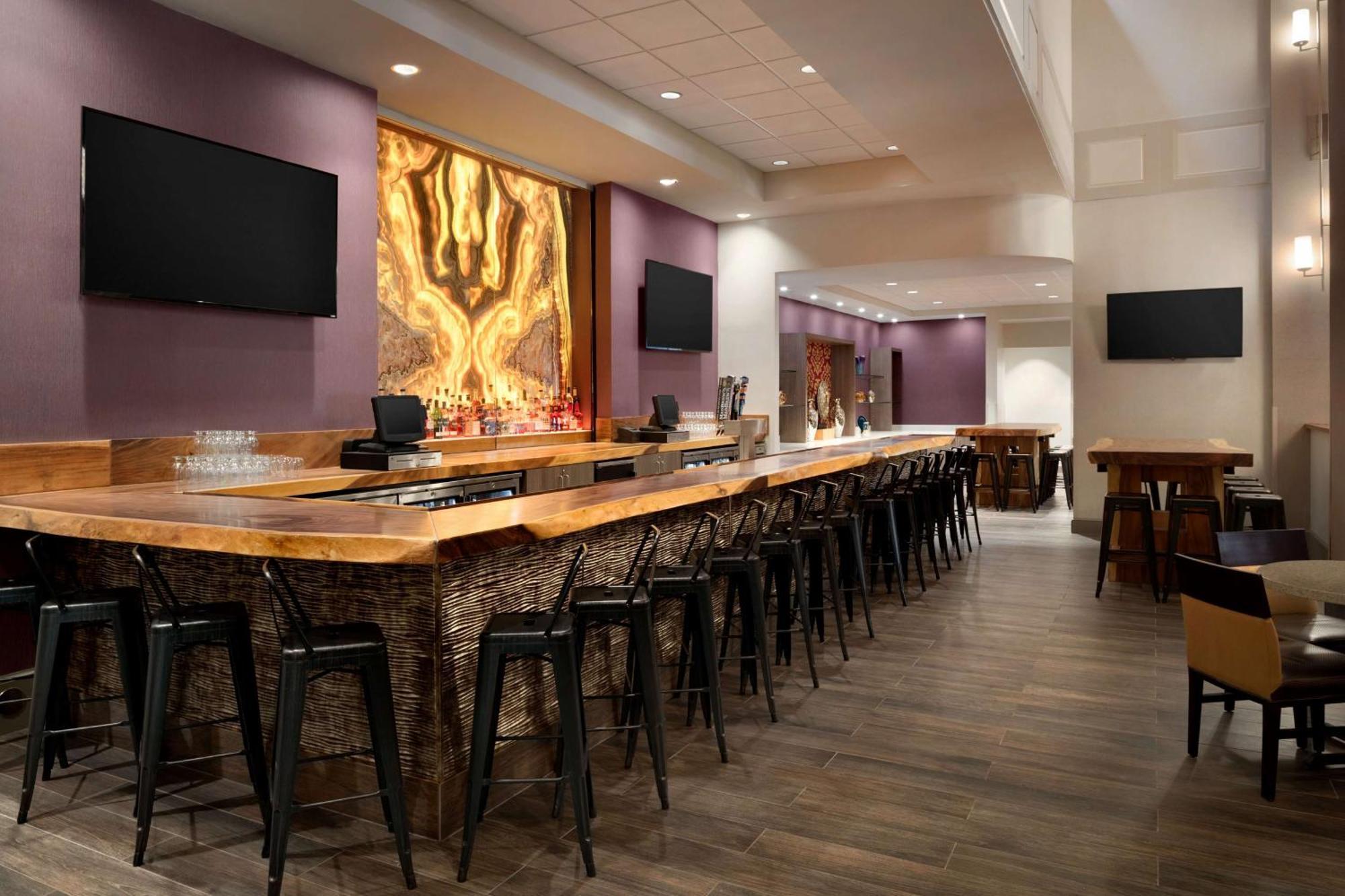 Hilton Fort Wayne At The Grand Wayne Convention Center (Adults Only) Bagian luar foto