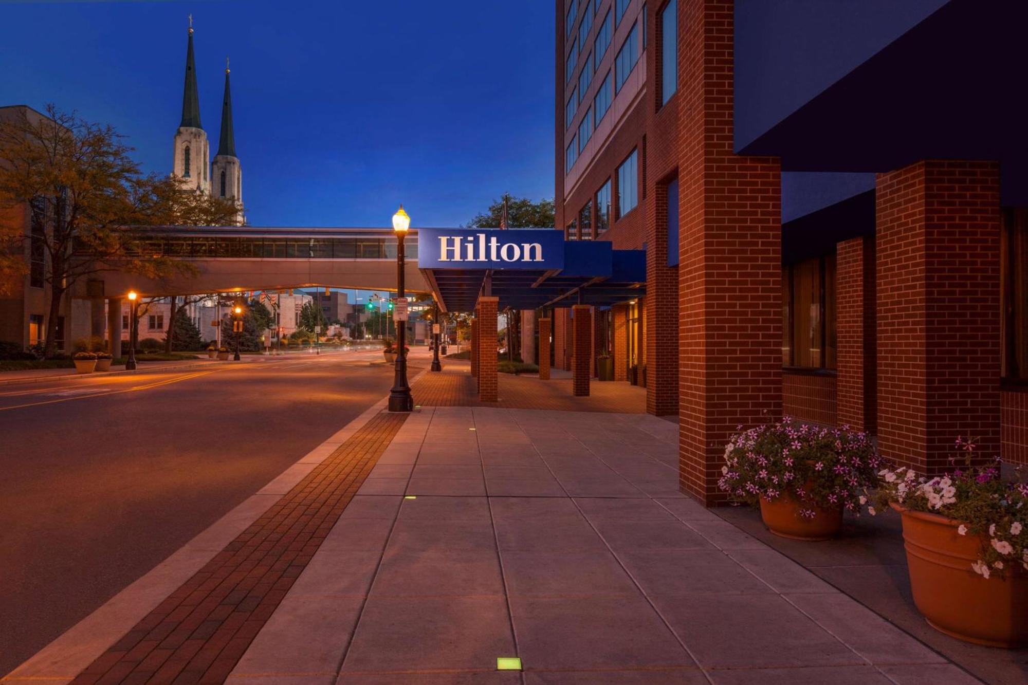Hilton Fort Wayne At The Grand Wayne Convention Center (Adults Only) Bagian luar foto