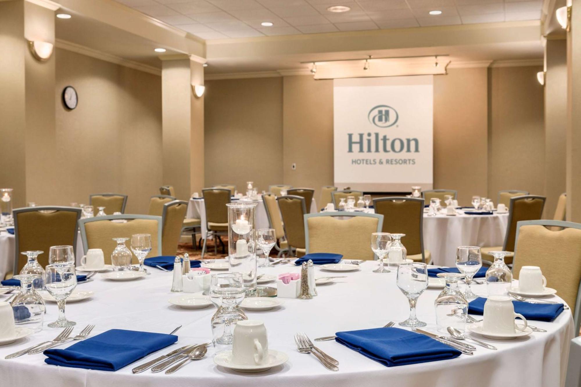 Hilton Fort Wayne At The Grand Wayne Convention Center (Adults Only) Bagian luar foto