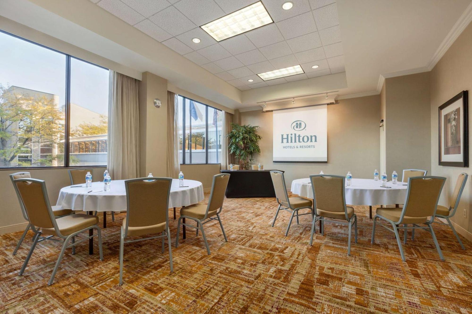 Hilton Fort Wayne At The Grand Wayne Convention Center (Adults Only) Bagian luar foto