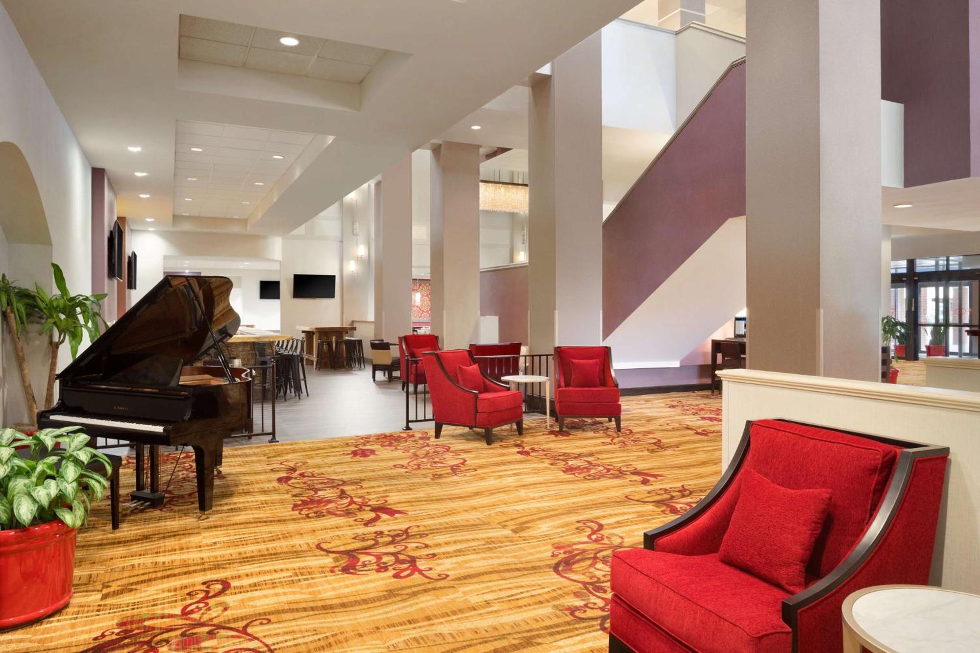 Hilton Fort Wayne At The Grand Wayne Convention Center (Adults Only) Bagian luar foto
