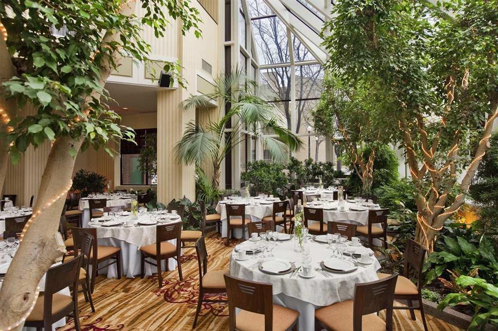 Hilton Fort Wayne At The Grand Wayne Convention Center (Adults Only) Restoran foto