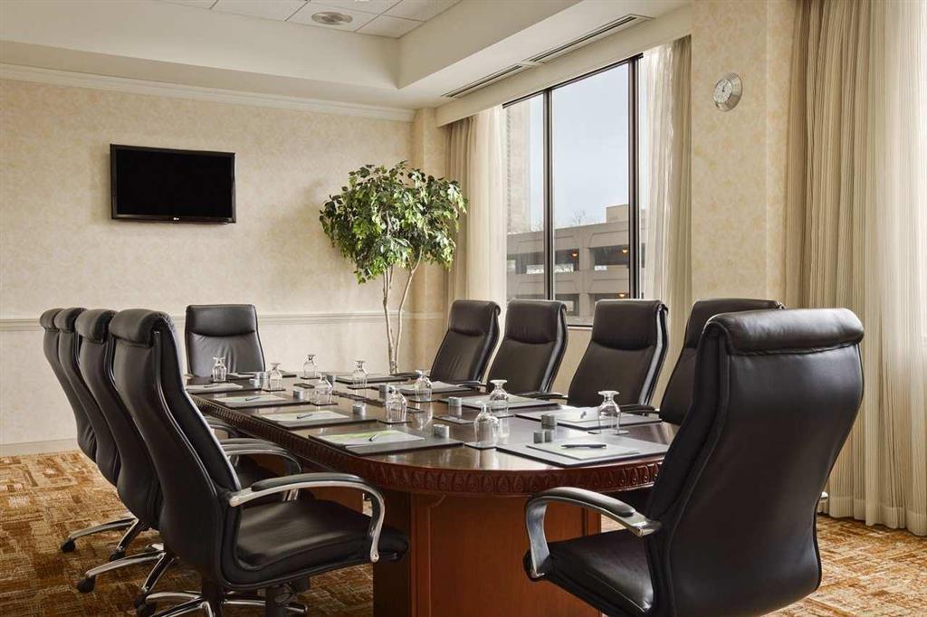 Hilton Fort Wayne At The Grand Wayne Convention Center (Adults Only) Bisnis foto