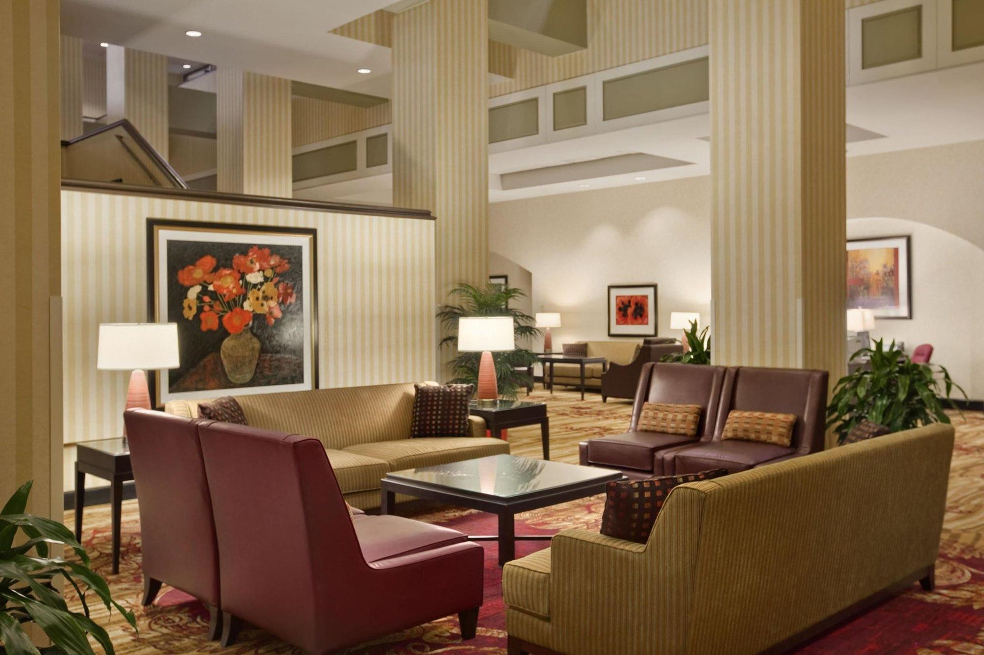 Hilton Fort Wayne At The Grand Wayne Convention Center (Adults Only) Bagian luar foto