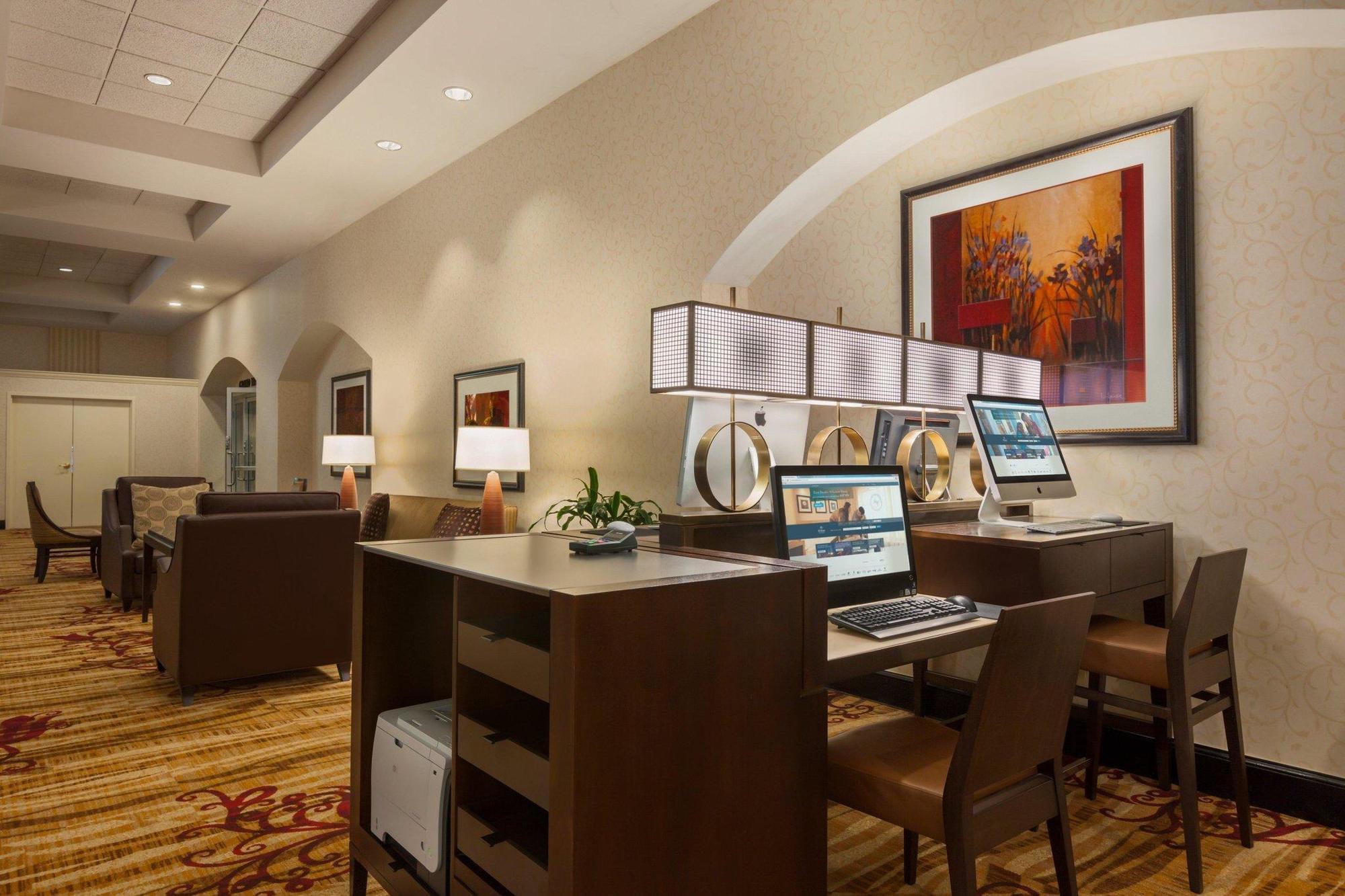 Hilton Fort Wayne At The Grand Wayne Convention Center (Adults Only) Bagian luar foto